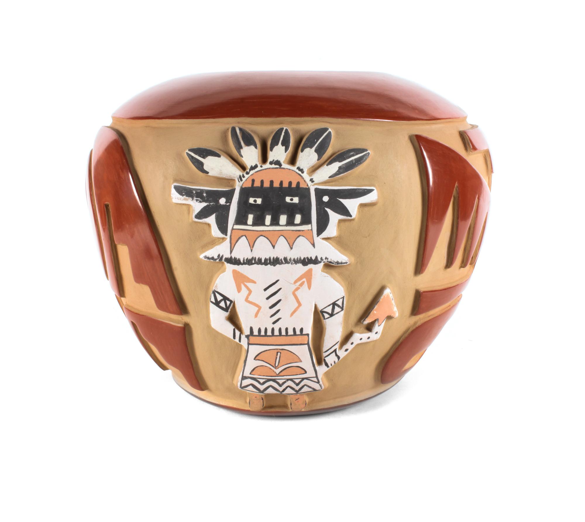 Belen Tapia (Santa Clara, 1914-1999) Carved Polychrome Jar Height 10 1/2 x diameter 13 inches