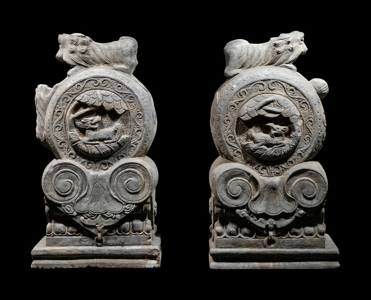 A Pair of Bearing Stones, Menzhenshi