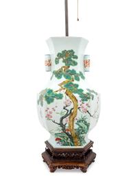 A Chinese Export Porcelain Table Lamp