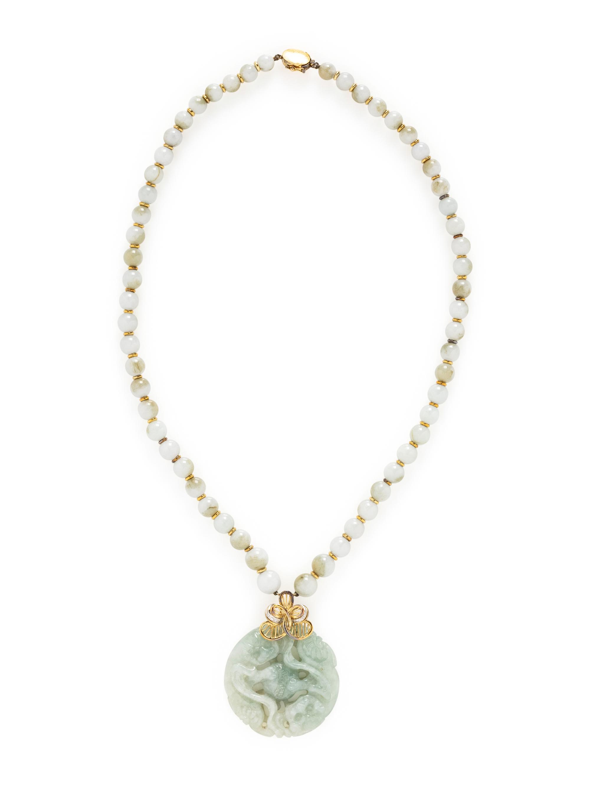 YELLOW GOLD, DIAMOND, AND JADEITE PENDANT NECKLACE