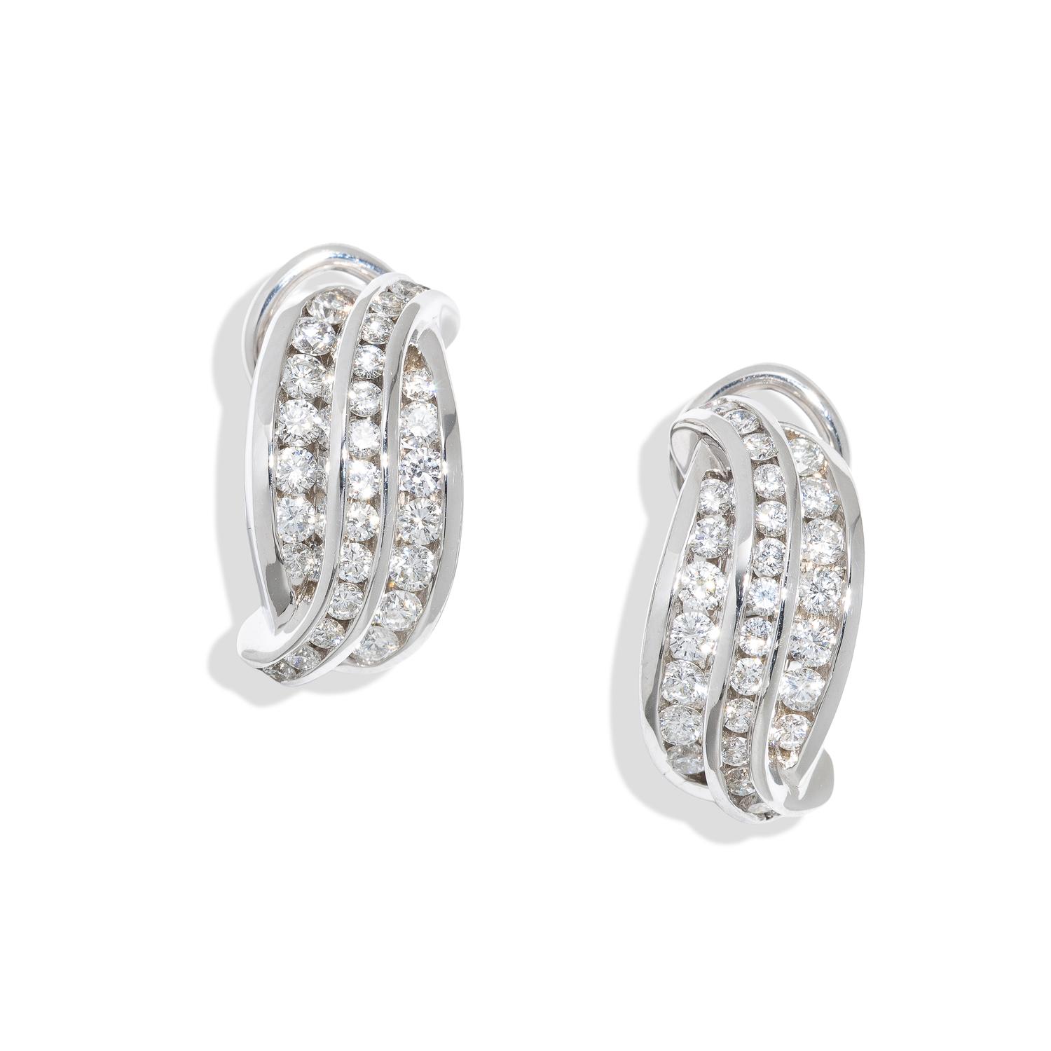 WHITE GOLD AND DIAMOND EARRINGS