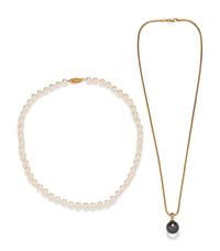 A Collection of 14 Karat Yellow Gold and Cultured Pearl Jewelry,