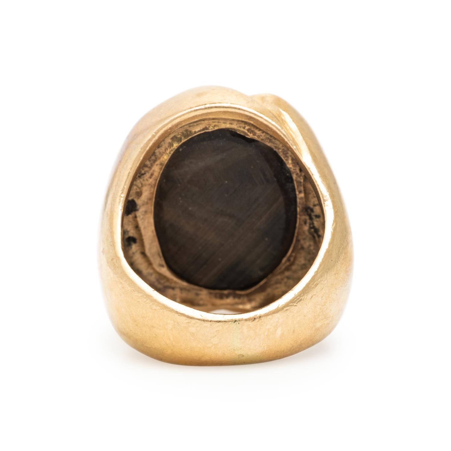 Black Star Sapphire and Yellow Gold Ring