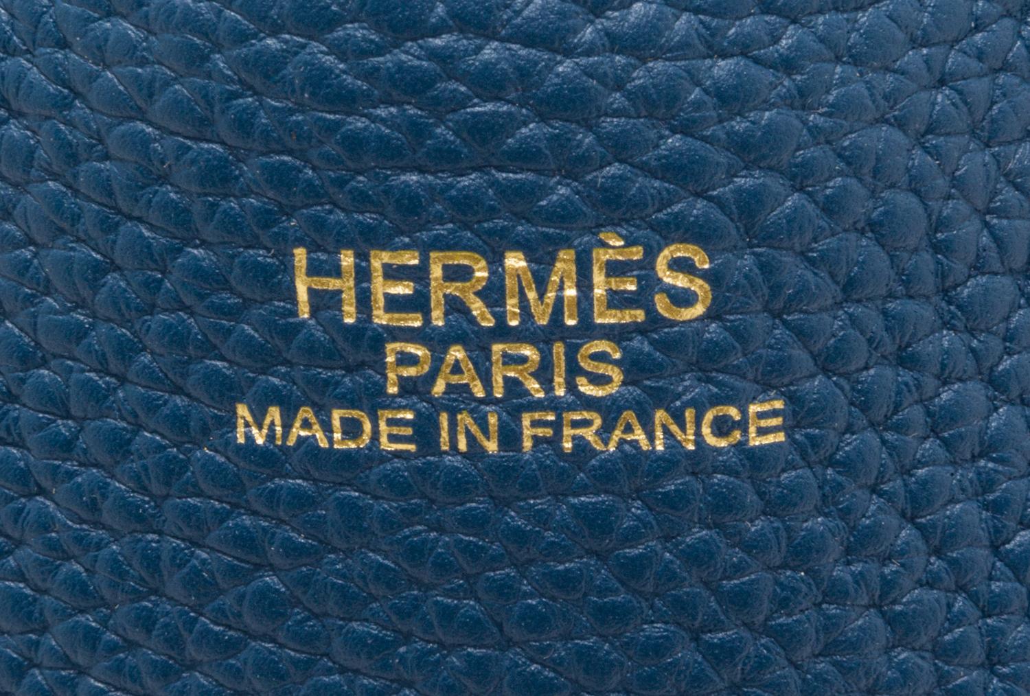 An Hermes Blanc/Bleu 45cm Taurillon Clemence Double Sens Tote, 17.5" x 15.5" x 5".