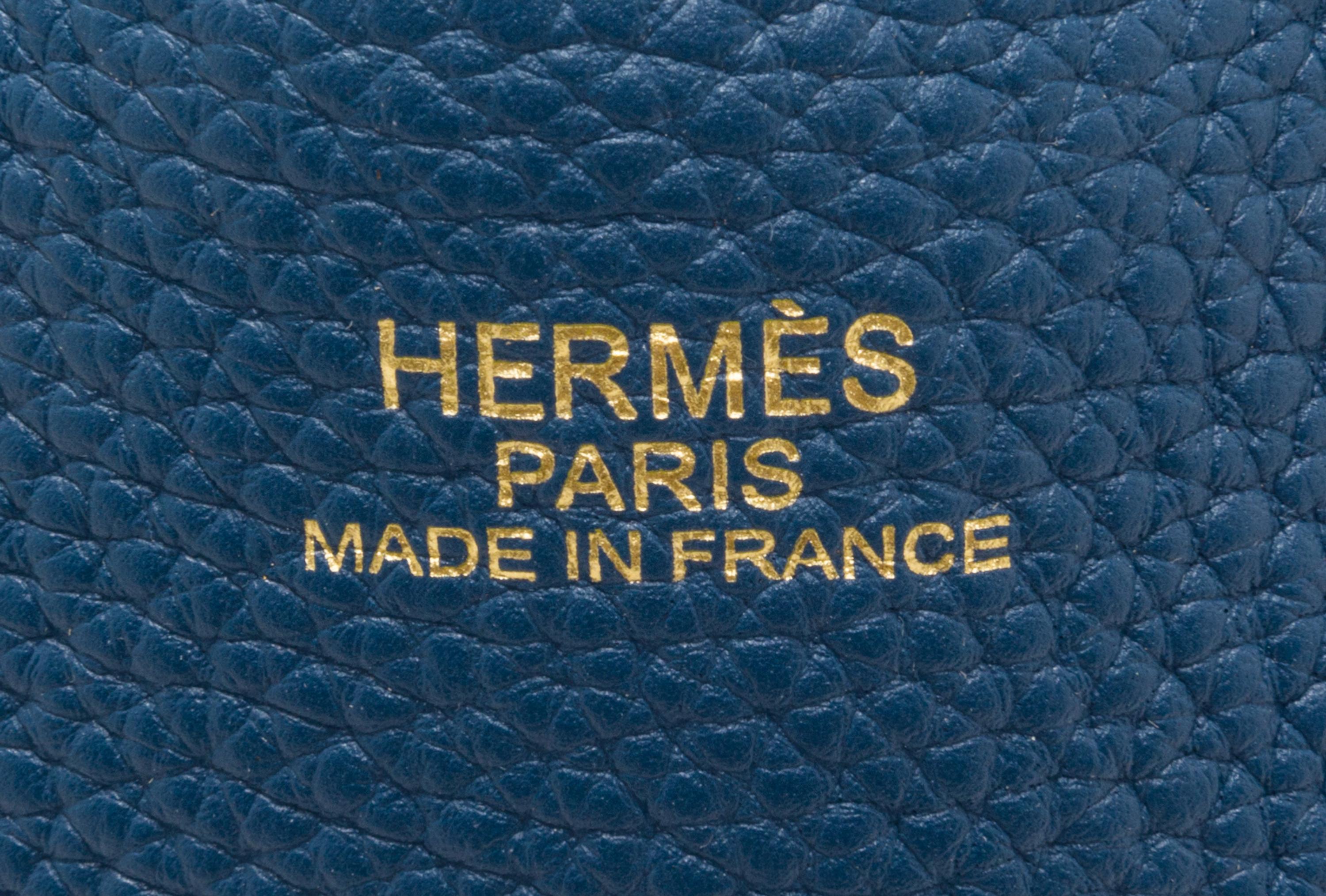 An Hermes Blanc/Bleu 45cm Taurillon Clemence Double Sens Tote, 17.5" x 15.5" x 5".