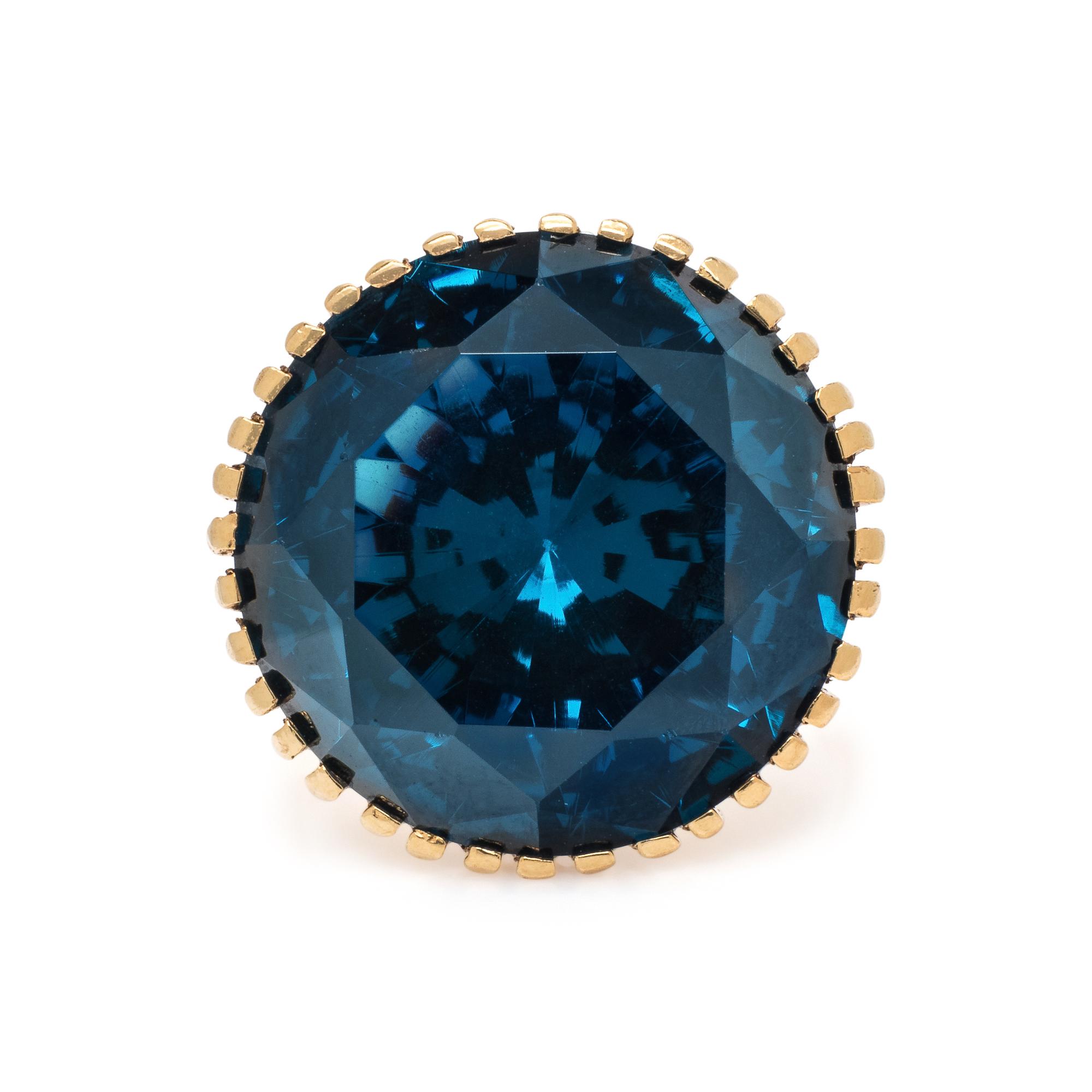 YELLOW GOLD AND SYNTHETIC SPINEL RING