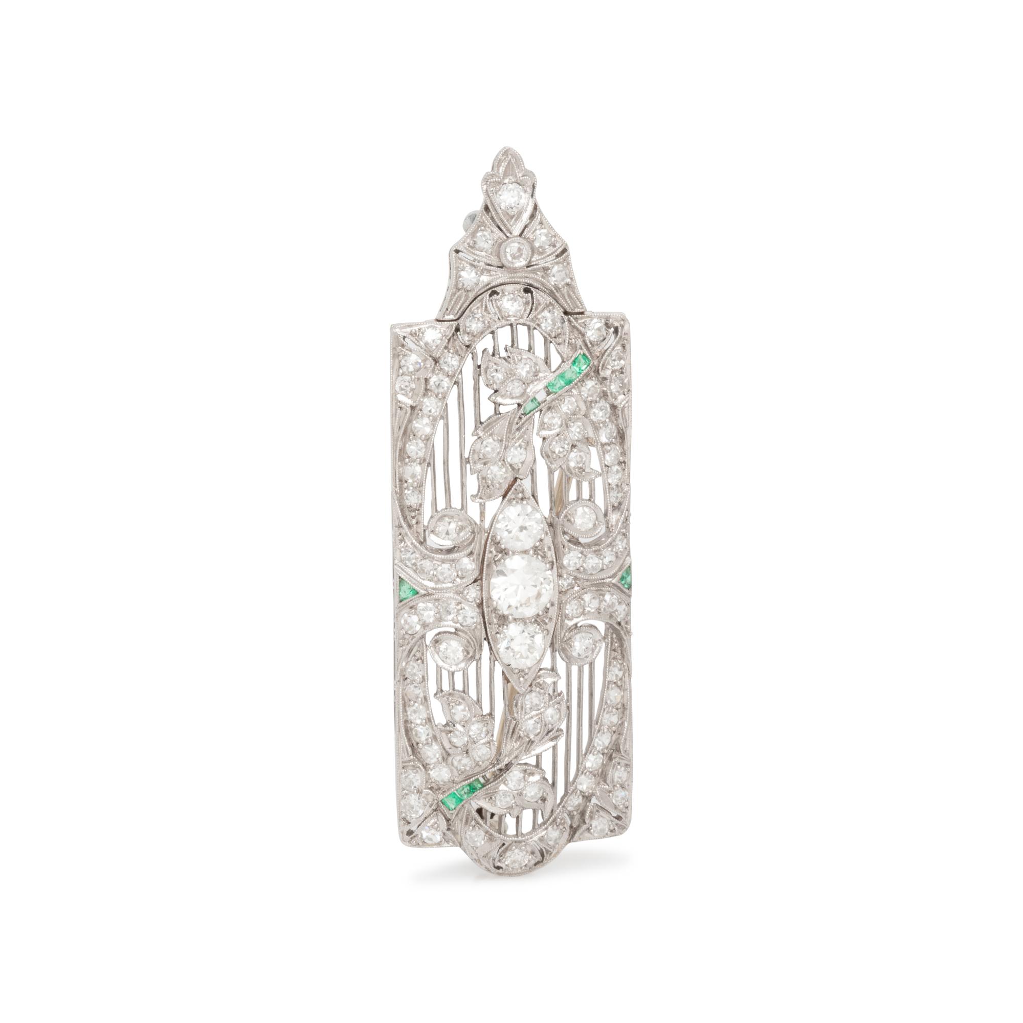 ART DECO, DIAMOND AND EMERALD PENDANT/BROOCH