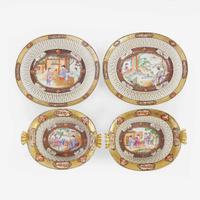 A pair of “Rockefeller” pattern Chinese export porcelain pierced baskets and stands 出口瓷篮与底座一对 Circa ? 1805