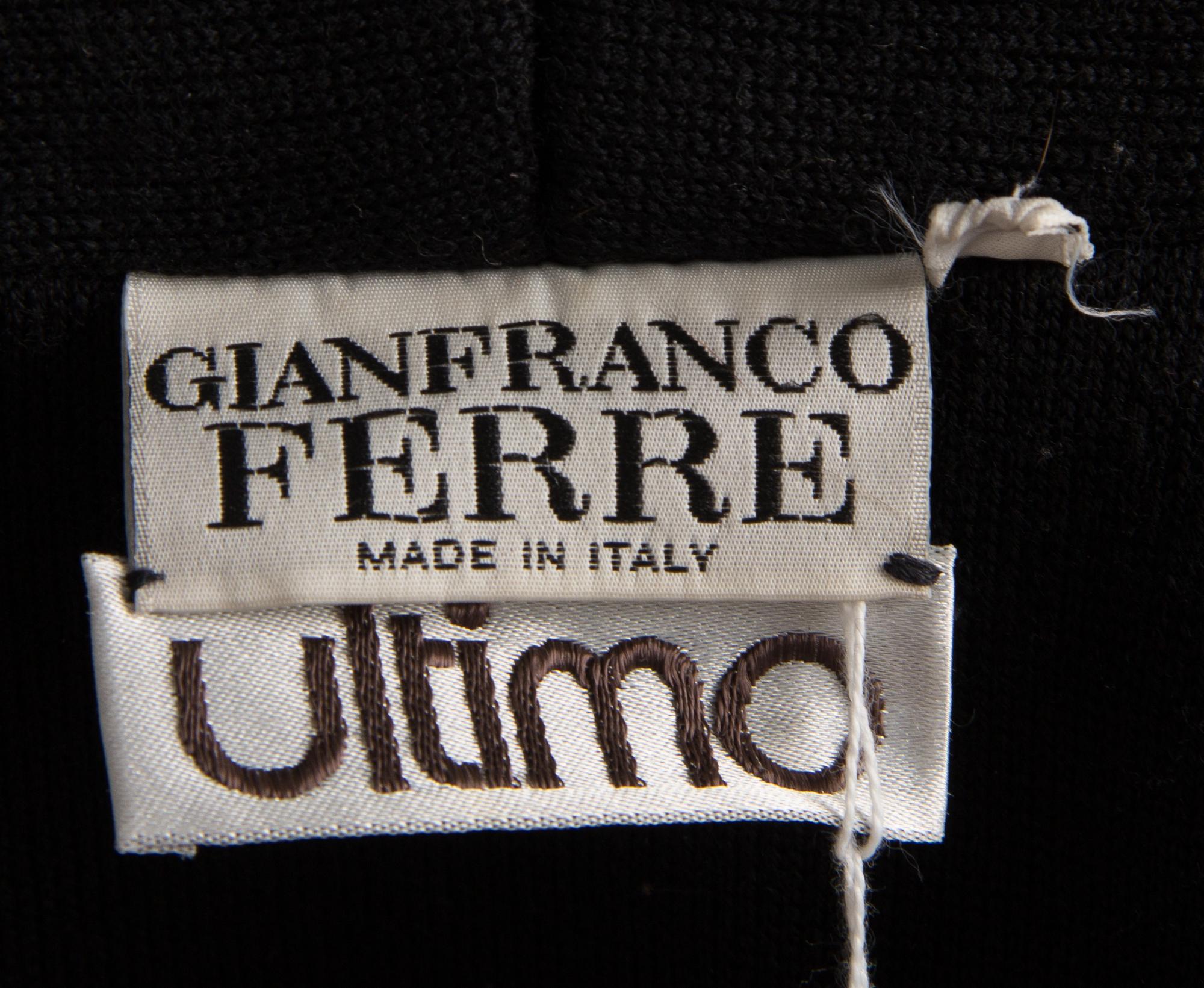 A Gianfranco Ferre Black Wool Coat, Size 40.