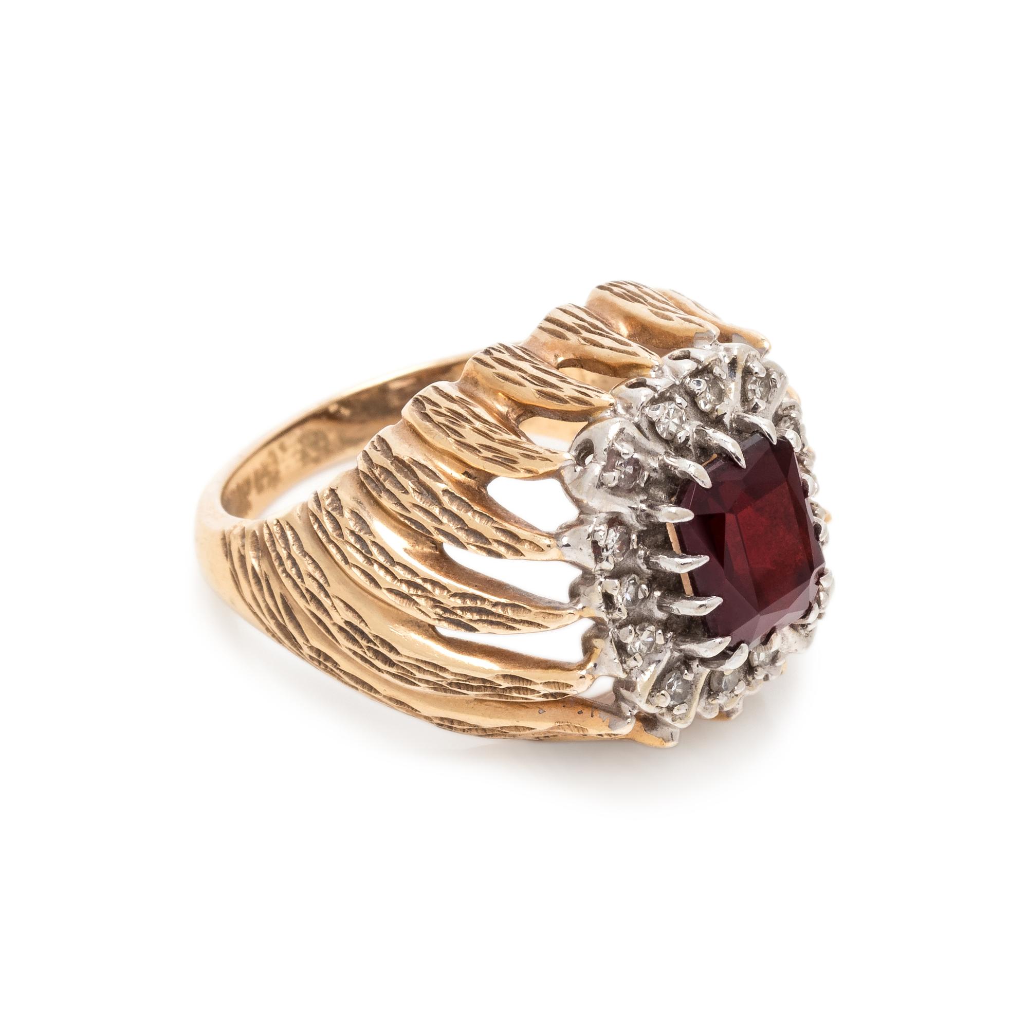 GARNET AND DIAMOND RING