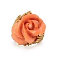 JEAN ÉTÉ, FRENCH, CARVED CORAL AND YELLOW GOLD RING