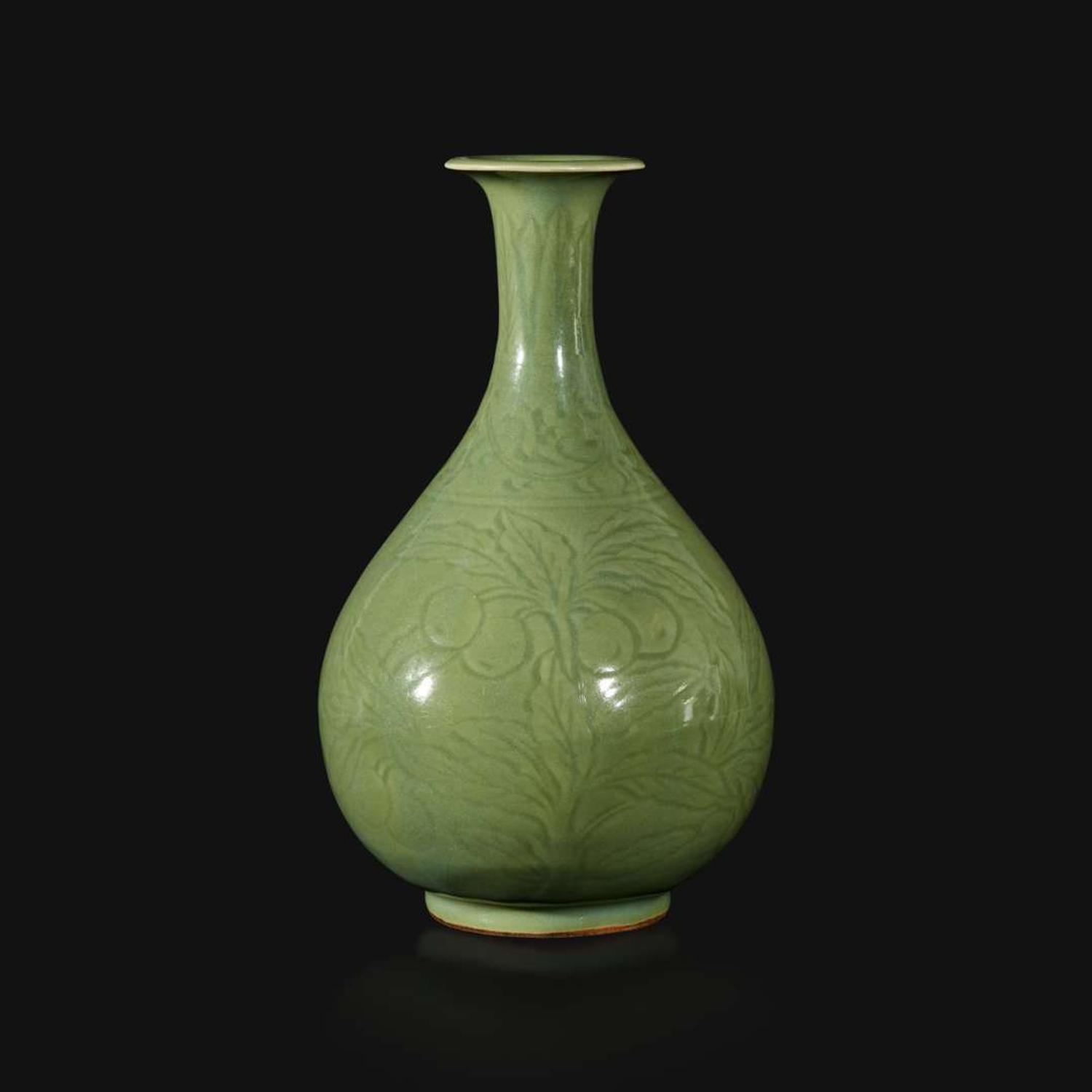 An incised celadon-glazed bottle vase, Yuhuchunping