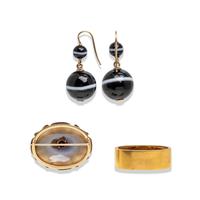 VICTORIAN, COLLECTION OF BANDED AGATE AND YELLOW GOLD JEWELRY