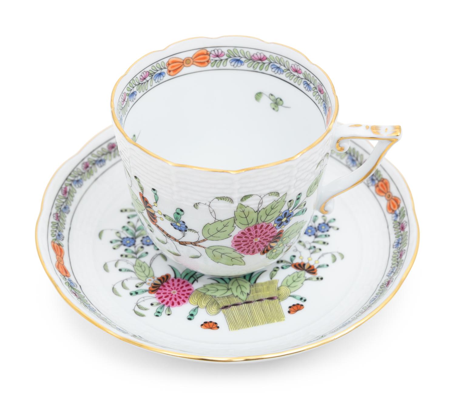 A Herend Porcelain Indian Basket Dinner Service
