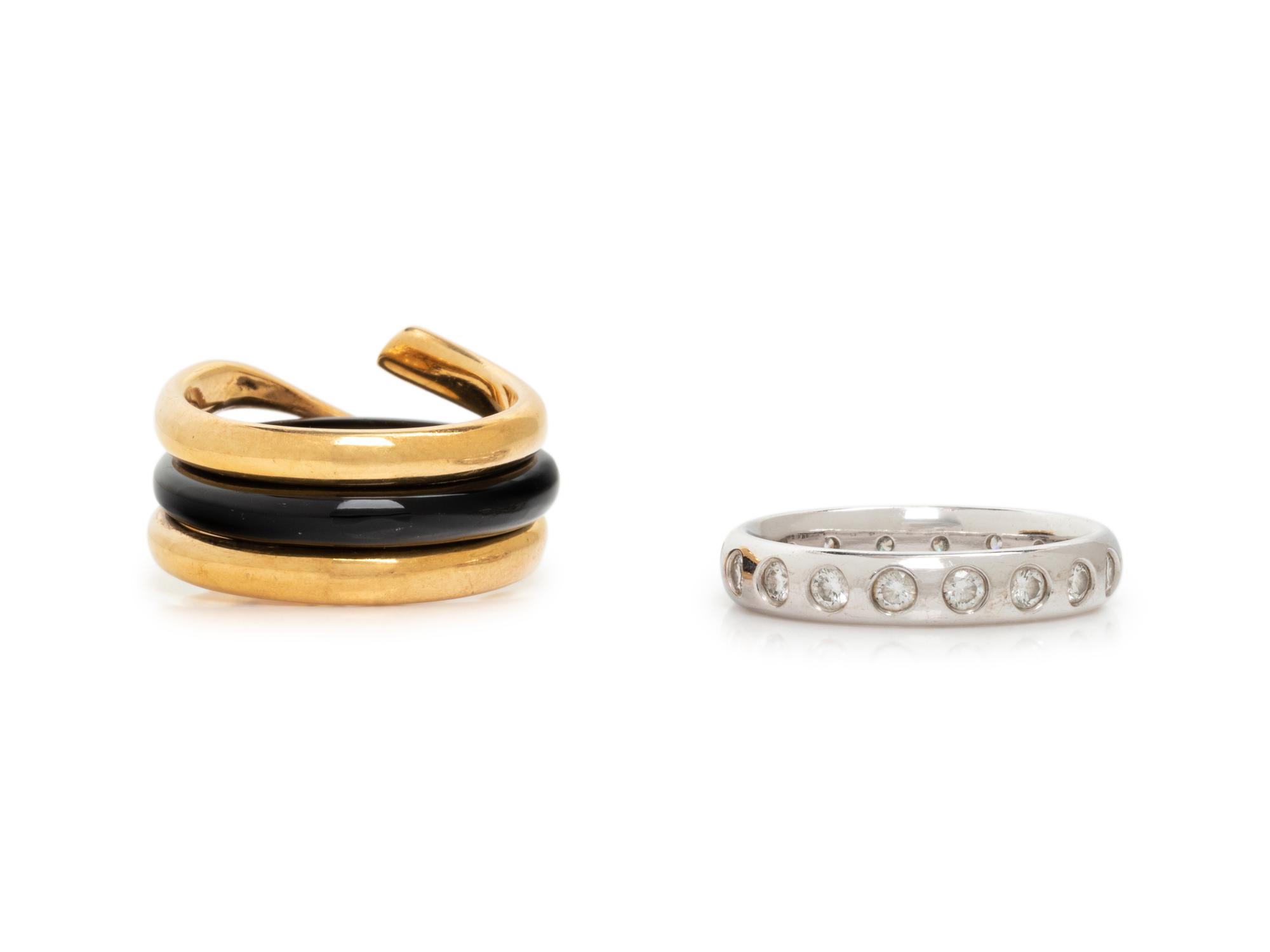 CONVERTIBLE BICOLOR GOLD, DIAMOND AND ONYX RING