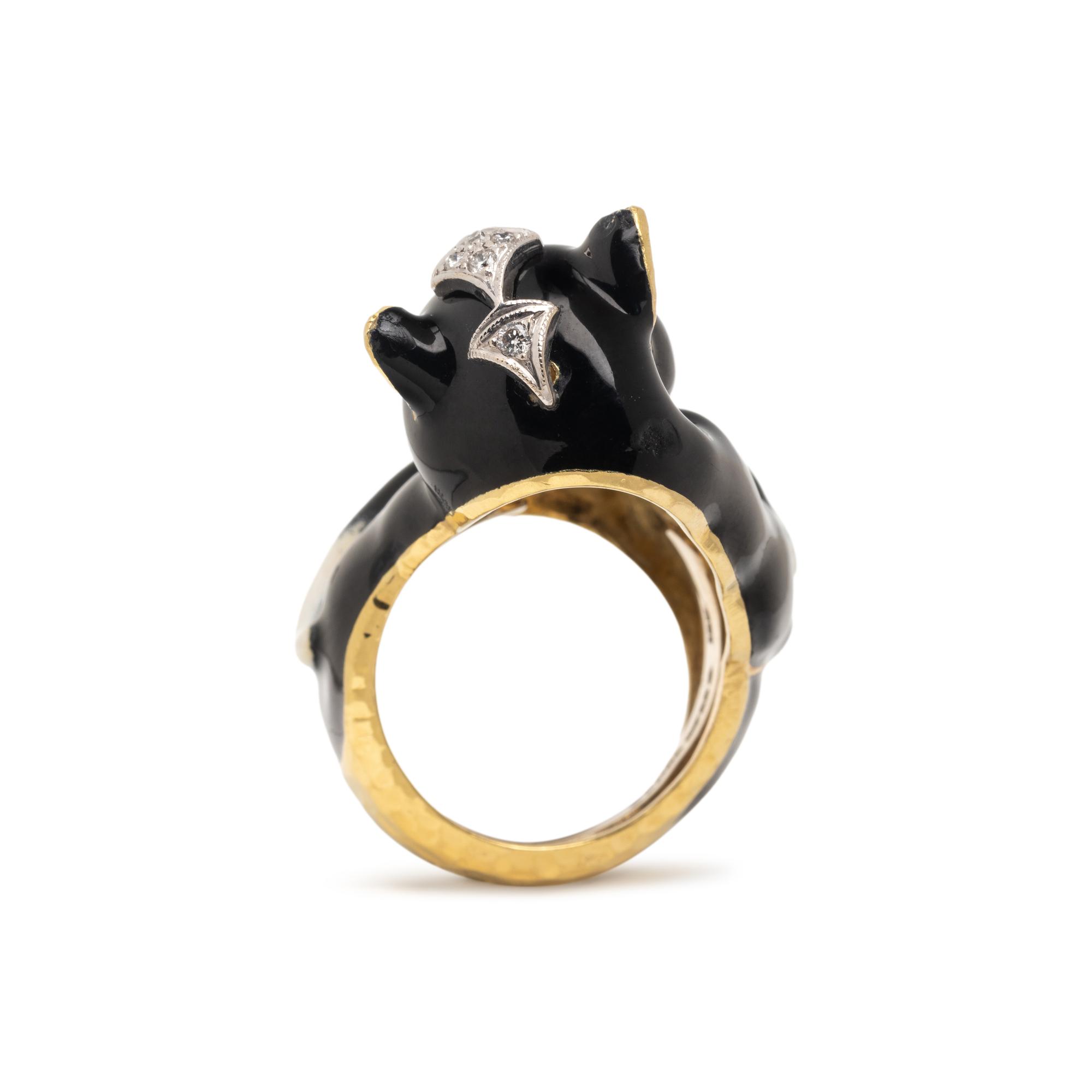 DAVID WEBB, YELLOW GOLD, DIAMOND, AND ENAMEL CAT RING