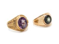 COLLECTION OF YELLOW GOLD AND SYNTHETIC GEMSTONE RINGS