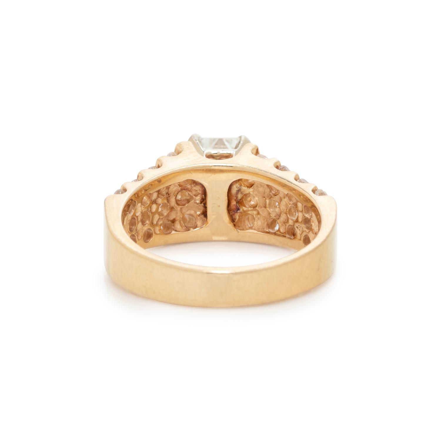 DIAMOND RING