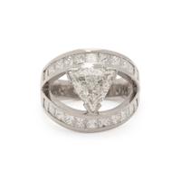 TRIANGULAR DIAMOND RING