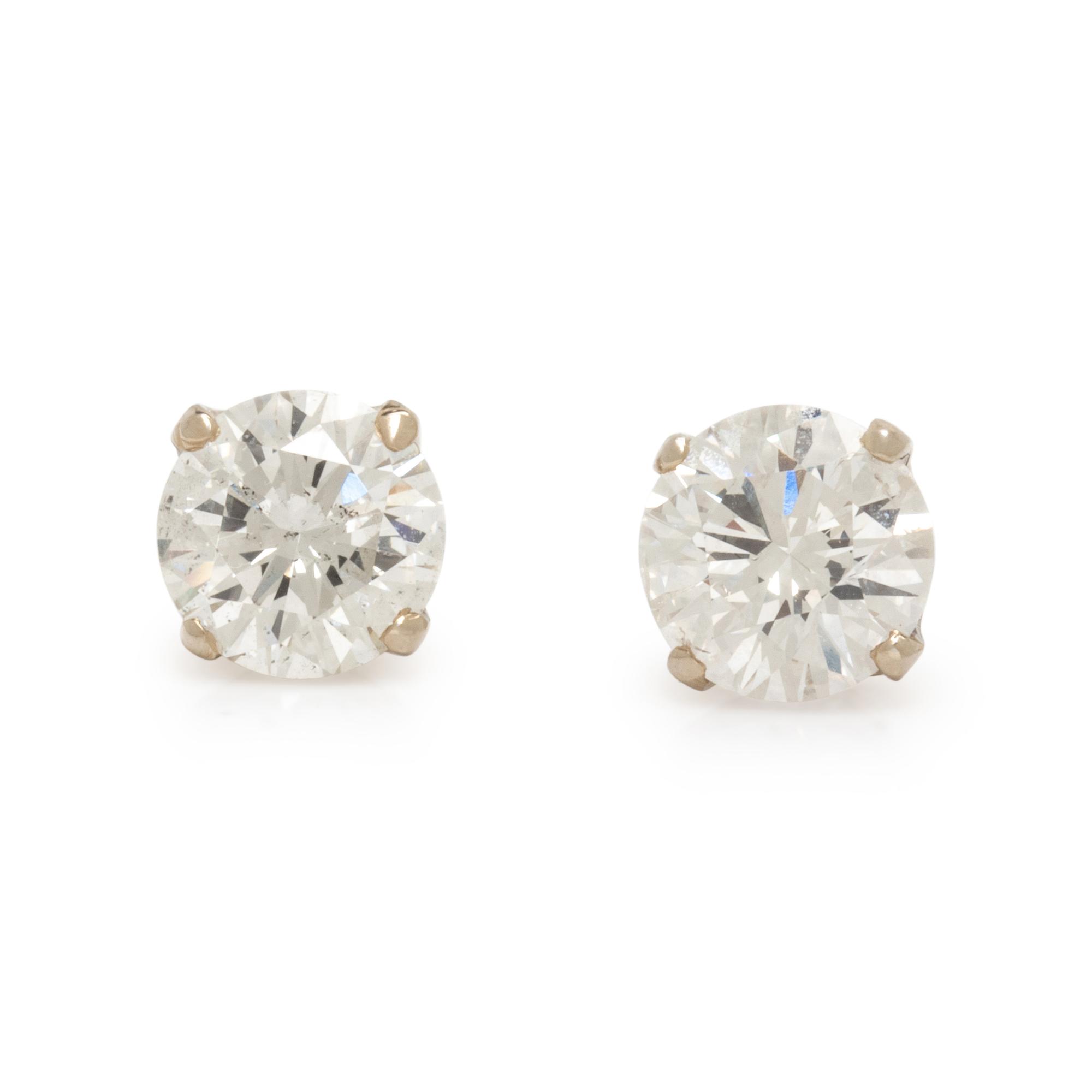 WHITE GOLD AND DIAMOND STUD EARRINGS