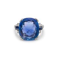 SAPPHIRE AND DIAMOND RING