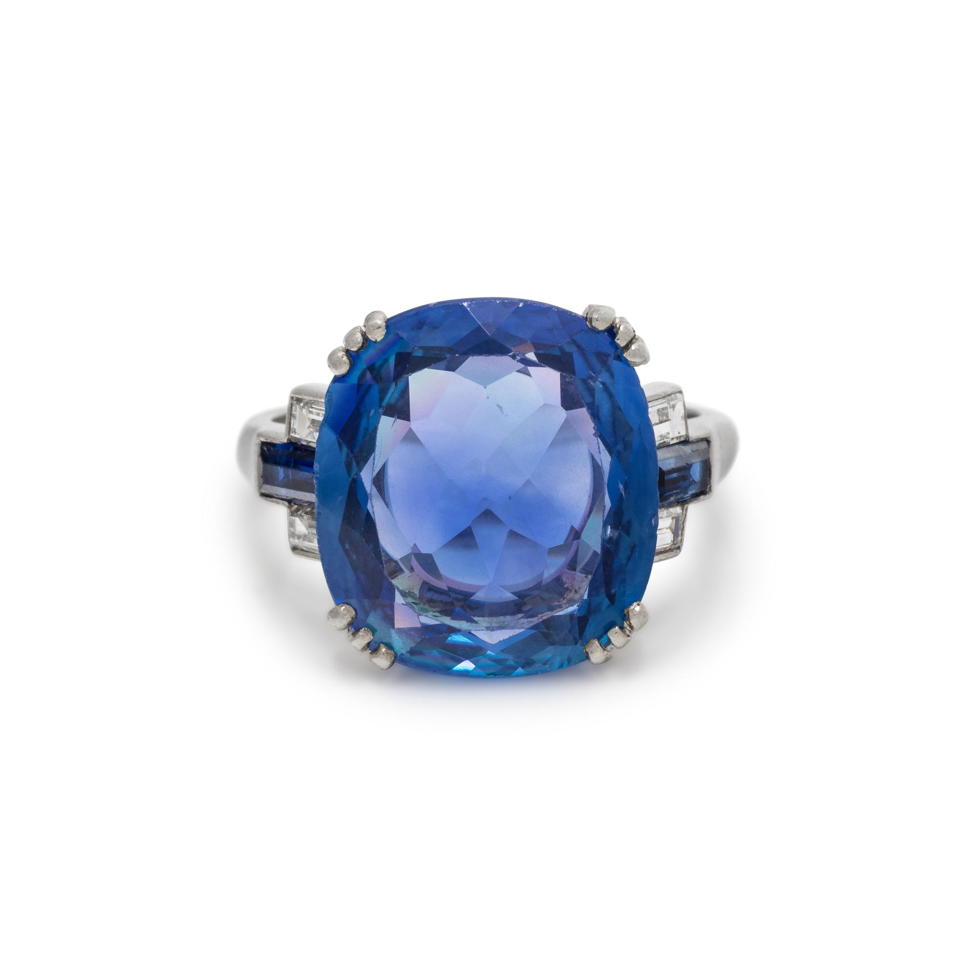 SAPPHIRE AND DIAMOND RING