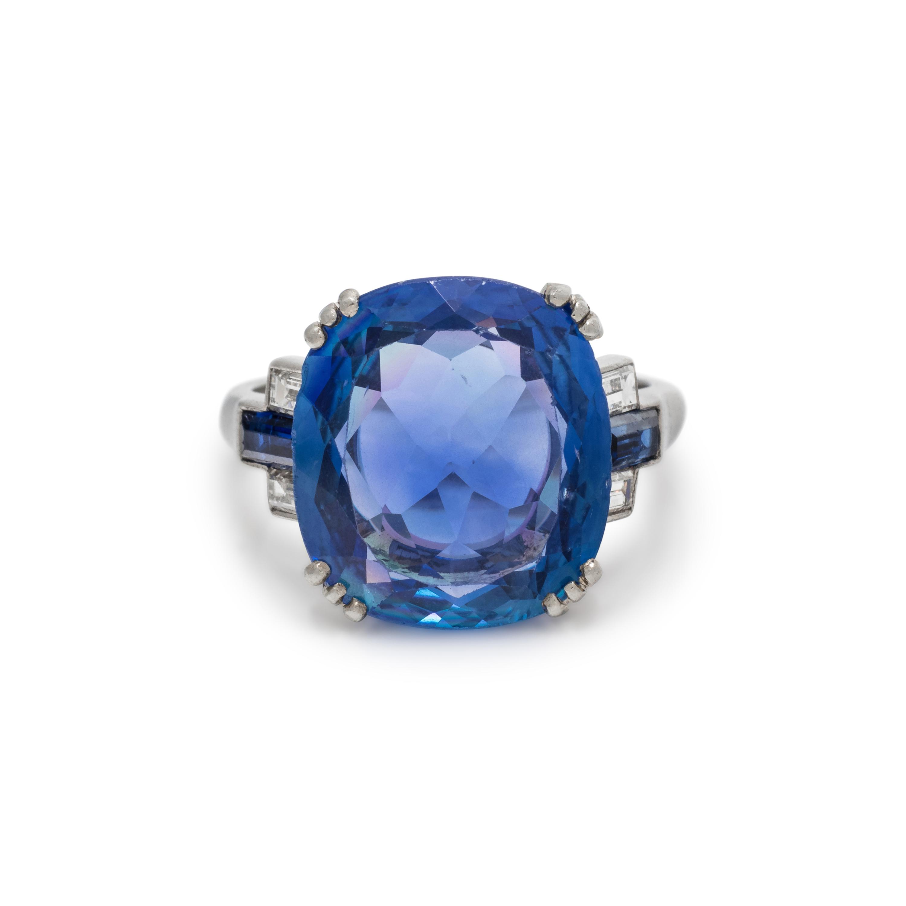 SAPPHIRE AND DIAMOND RING