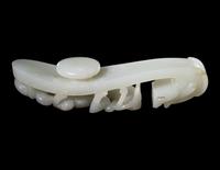 A Chinese White Jade 'Dragon' Belt Hook, Daigou