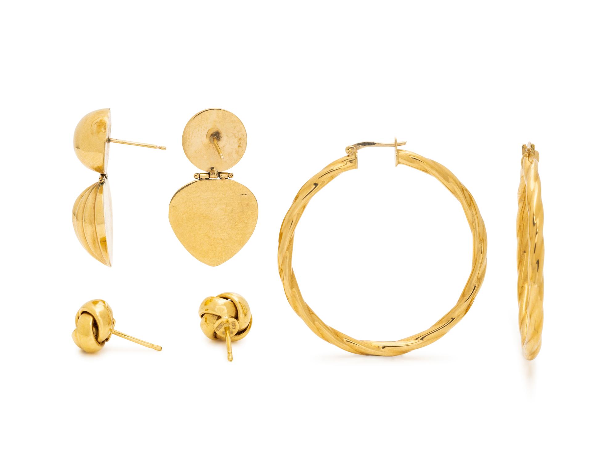 COLLECTION OF YELLOW GOLD EARRINGS