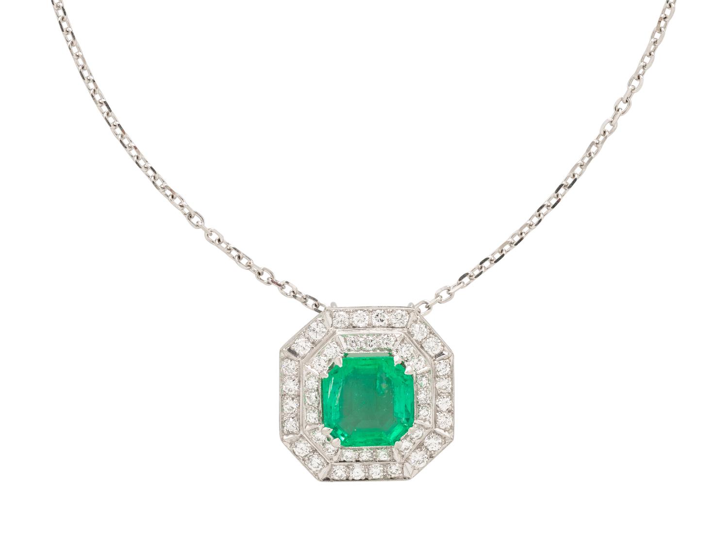 EMERALD AND DIAMOND PENDANT NECKLACE