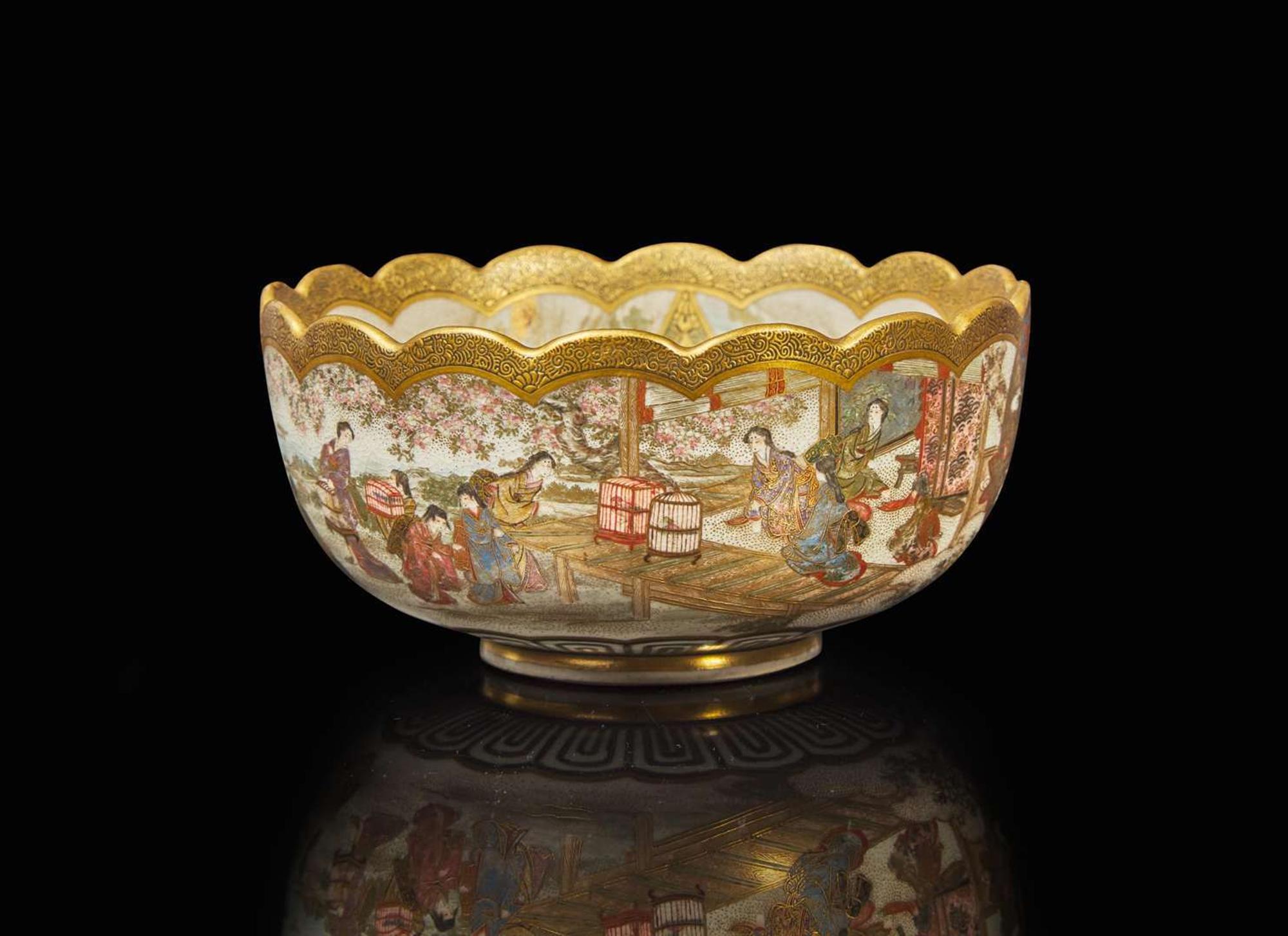 A small, finely-decorated Satsuma-type bowl, signed, Meiji period 薩摩燒式小碗 富士山製款 明治