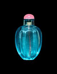 A Chinese Aquamarine Glass Faceted Snuff Bottle