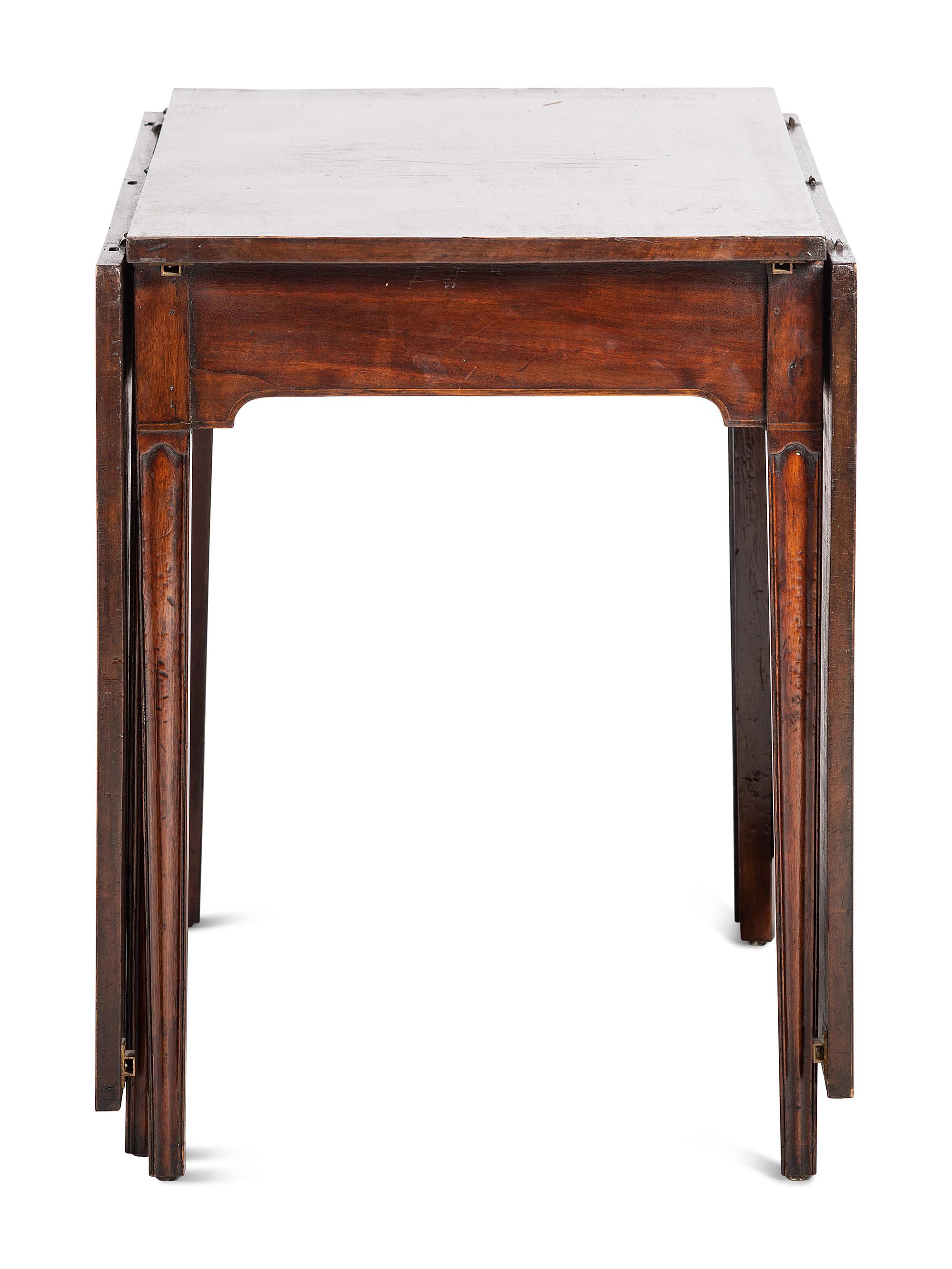 An English Mahogany Dining Table