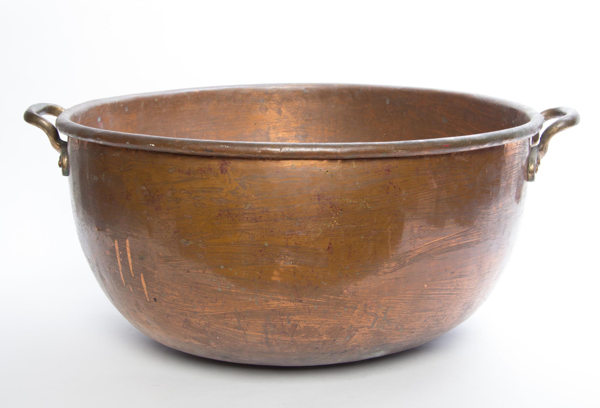 A Large Copper Basin Diameter 26 1/2 inches.