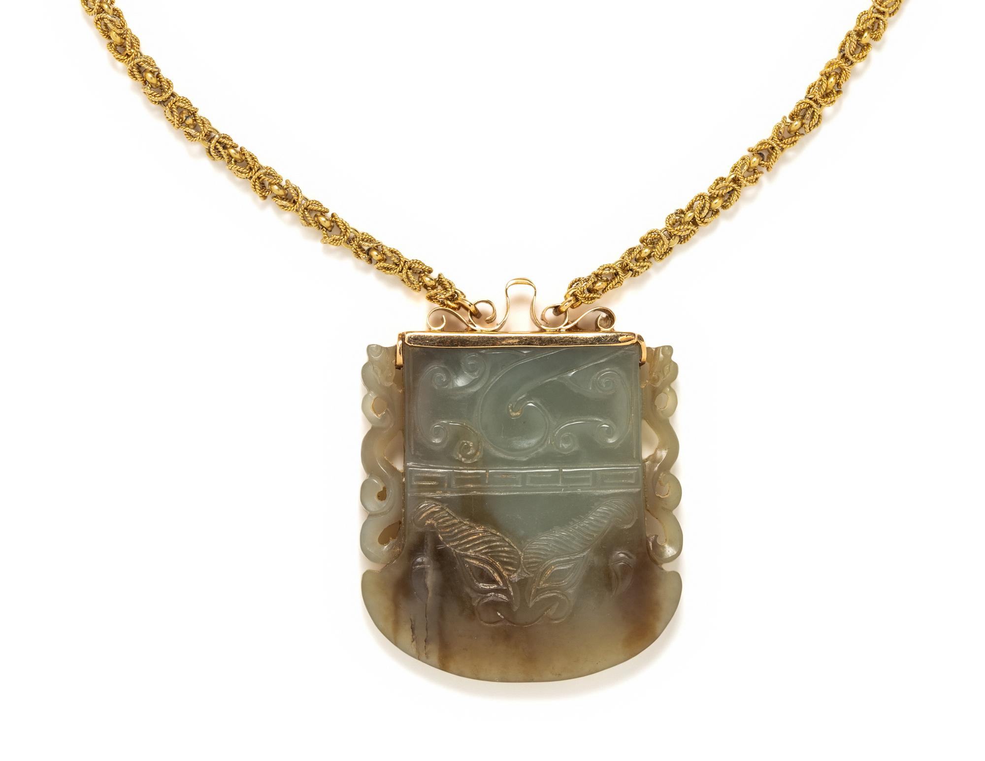 YELLOW GOLD AND JADE NECKLACE