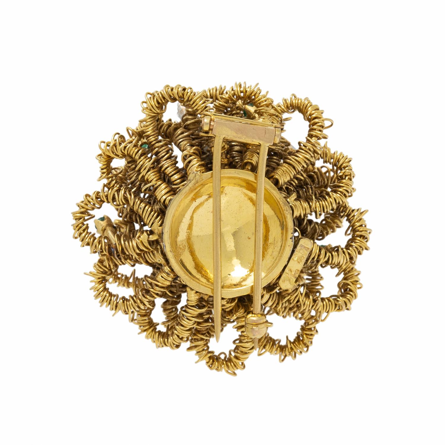 YELLOW GOLD, DIAMOND, AND EMERALD BROOCH
