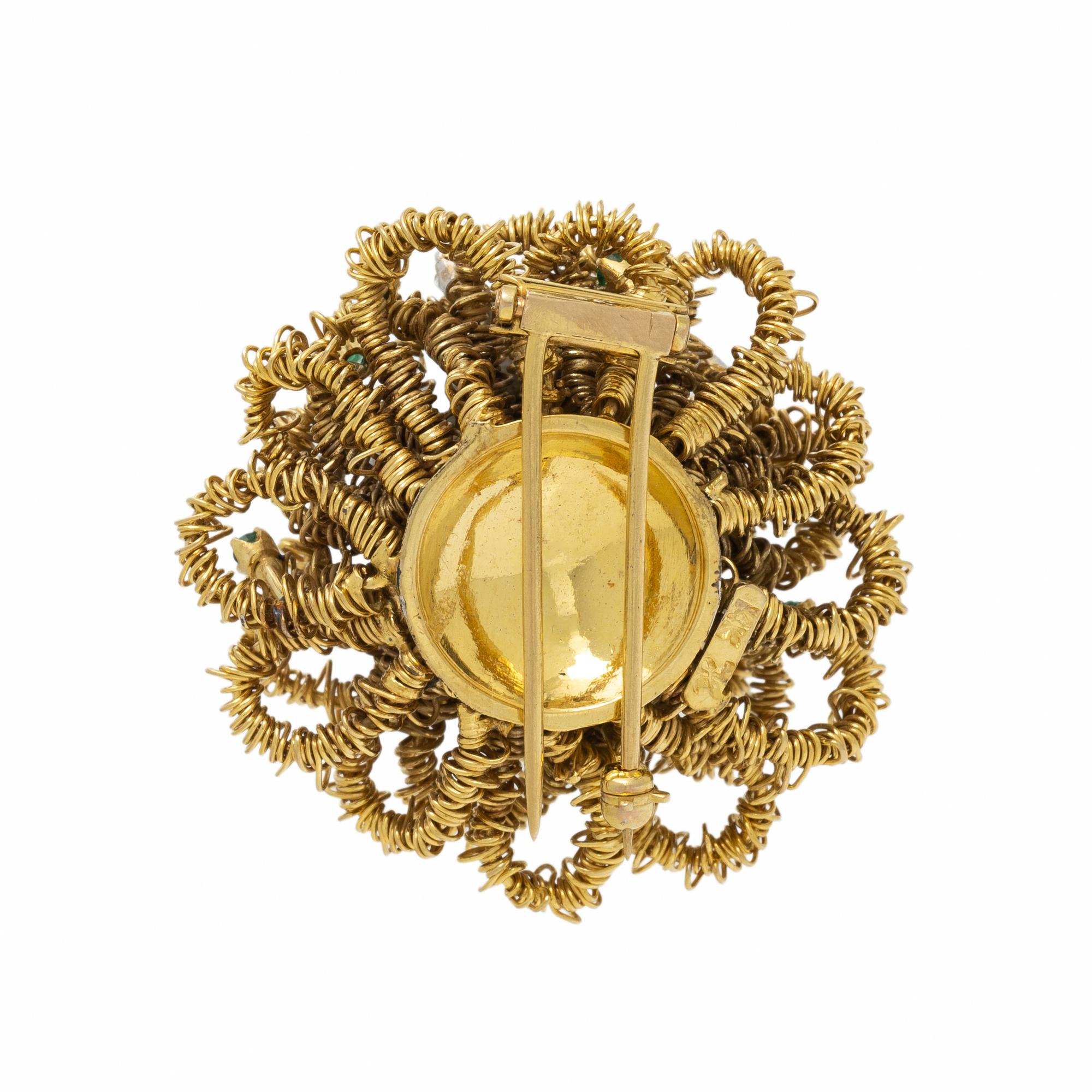 YELLOW GOLD, DIAMOND, AND EMERALD BROOCH