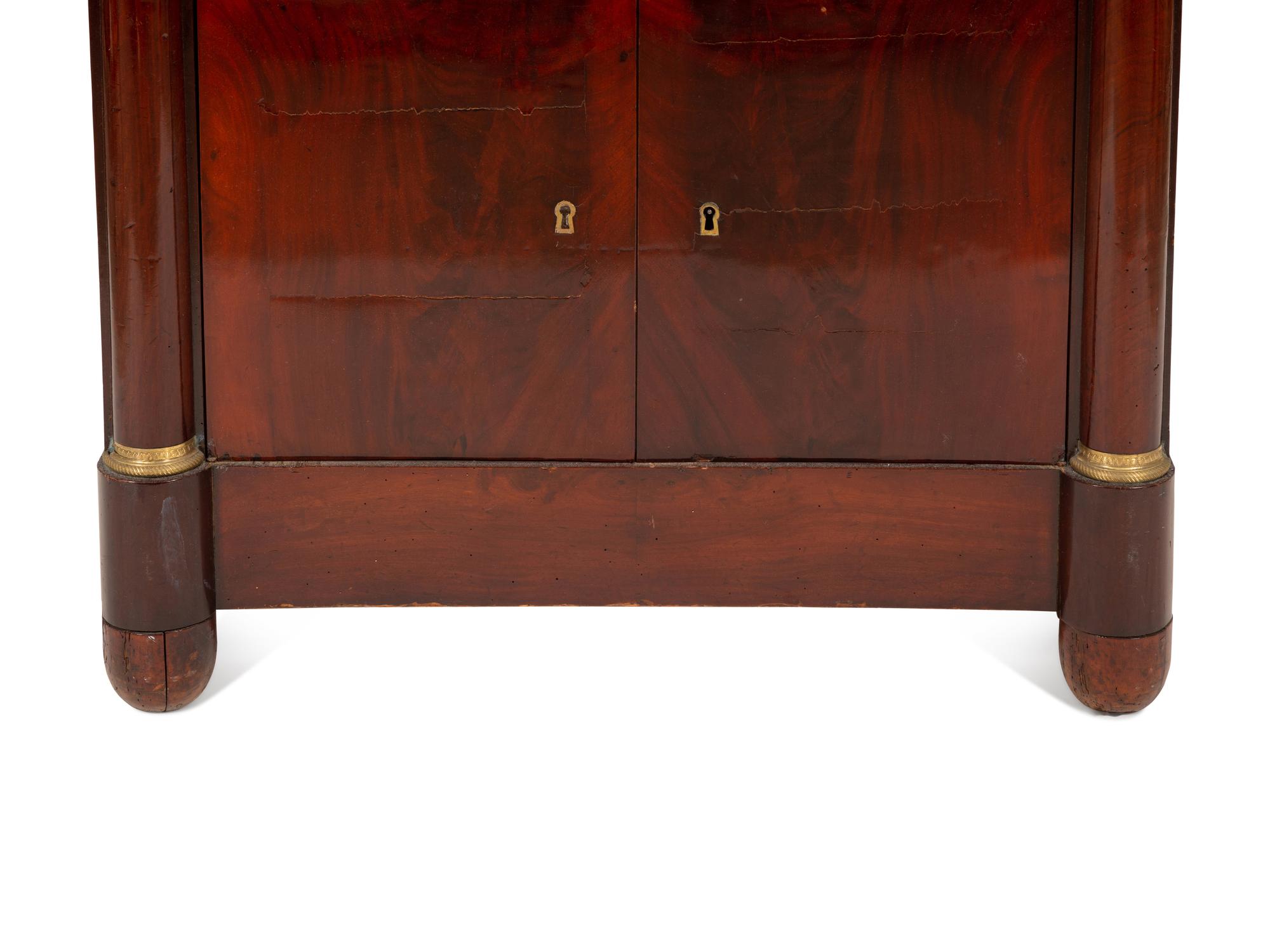 An Empire Mahogany Slate Top Secrétaire à Abbatant