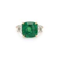 TSAVORITE GARNET AND DIAMOND RING