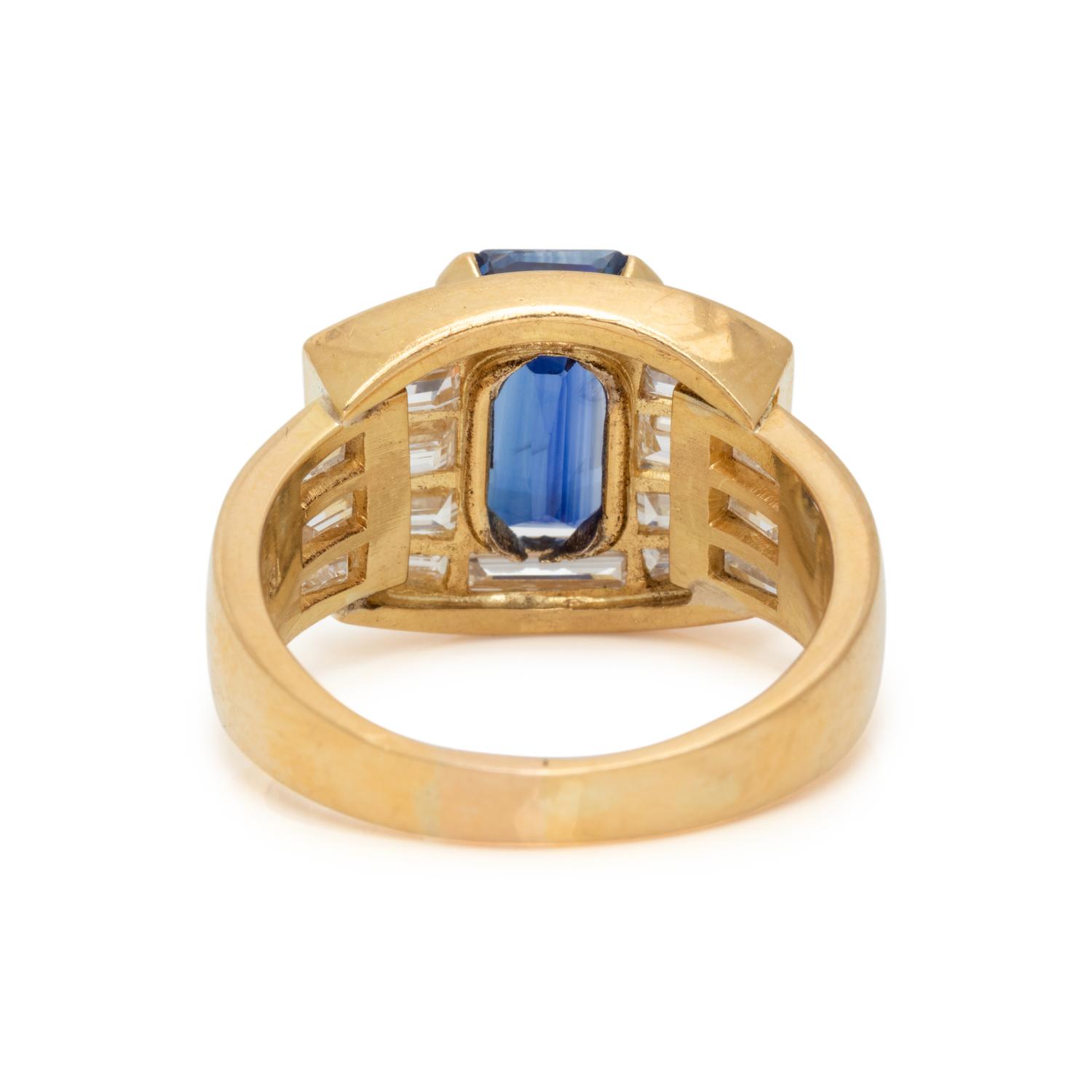 YELLOW GOLD, SAPPHIRE AND DIAMOND RING