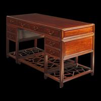A Chinese Hardwood Double Pedestal Desk, 20th Century 二十世紀 硬木冰梅紋書桌