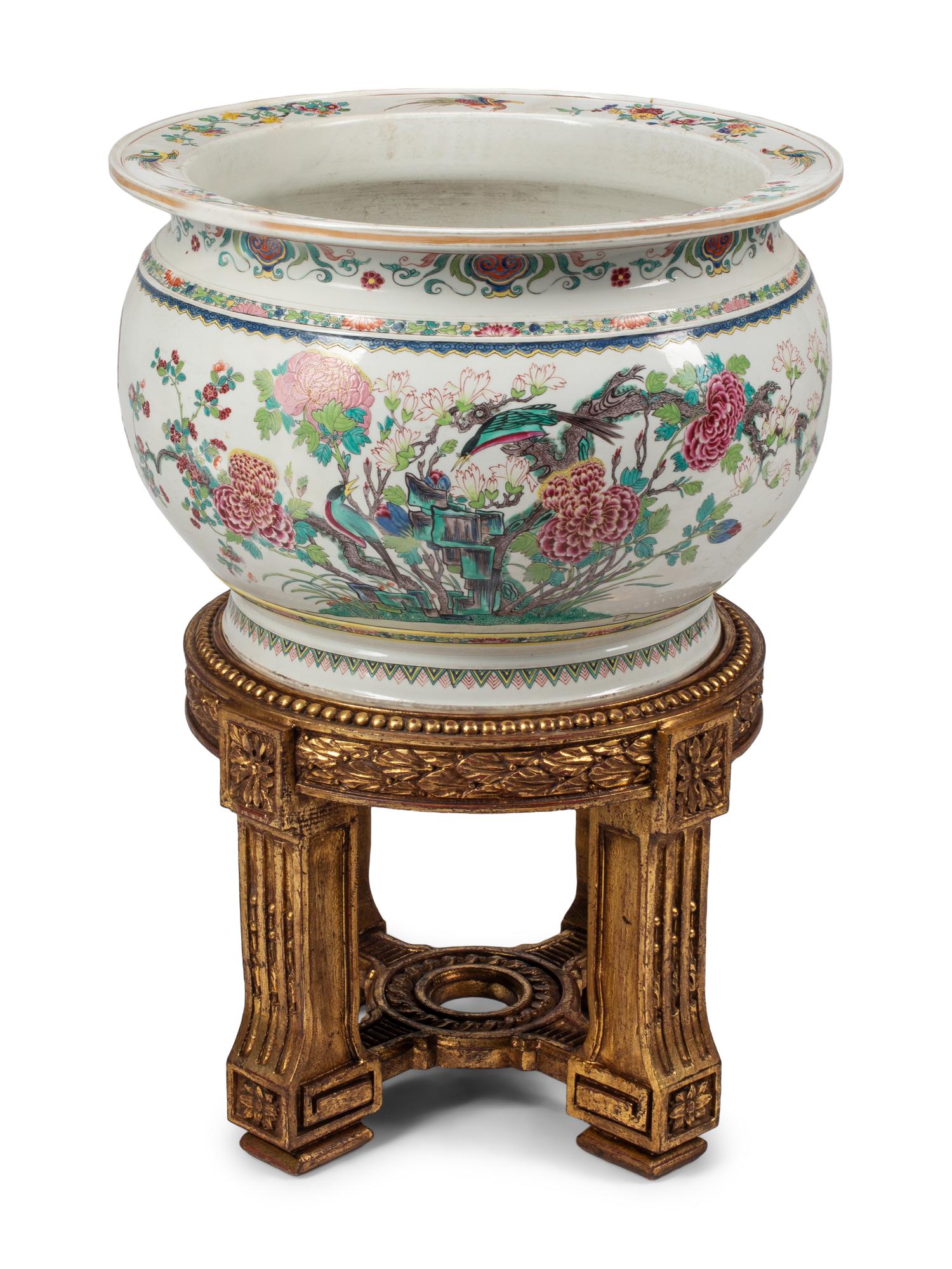 A Chinese Export Porcelain Fish Bowl