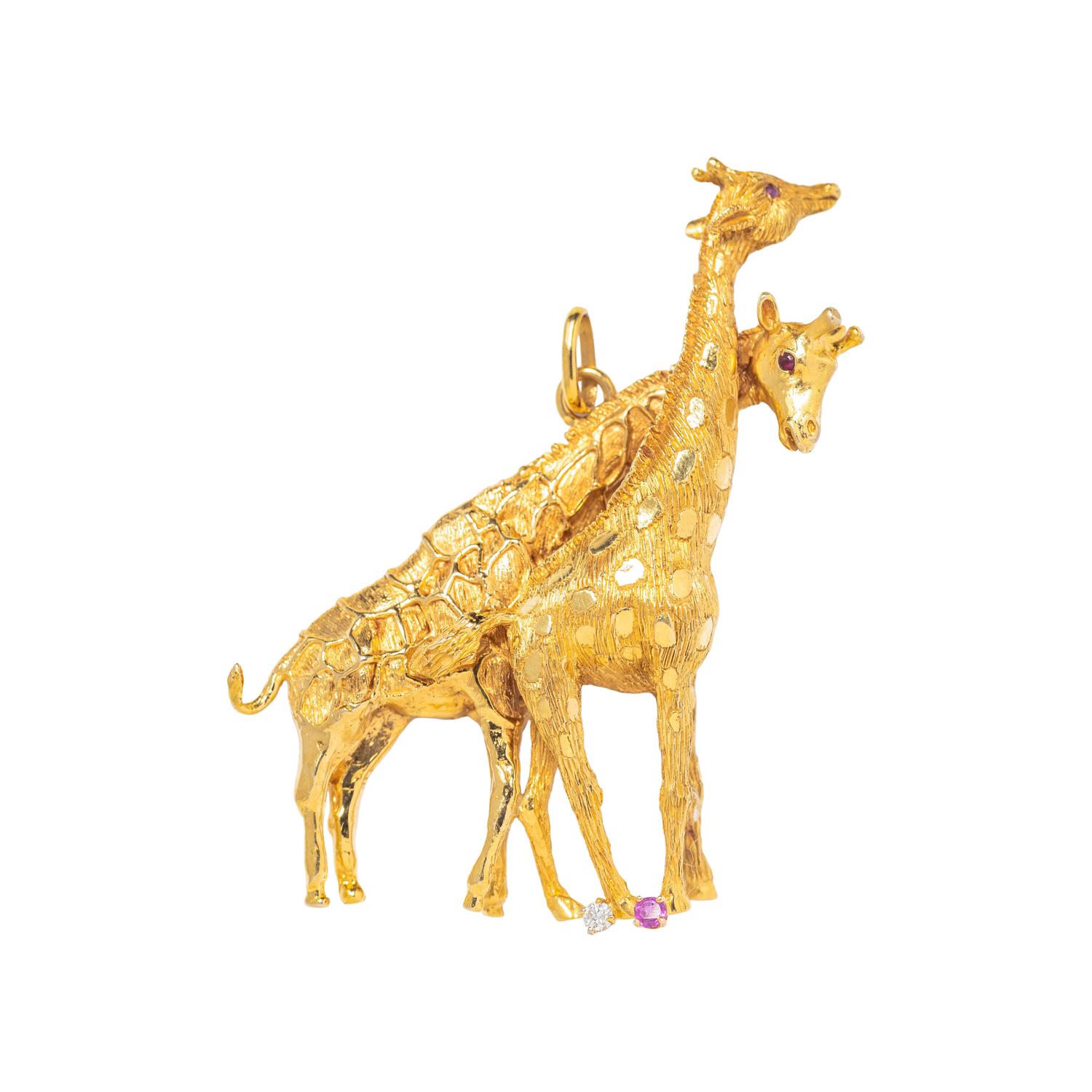 YELLOW GOLD AND DIAMOND GIRAFFE PENDANT