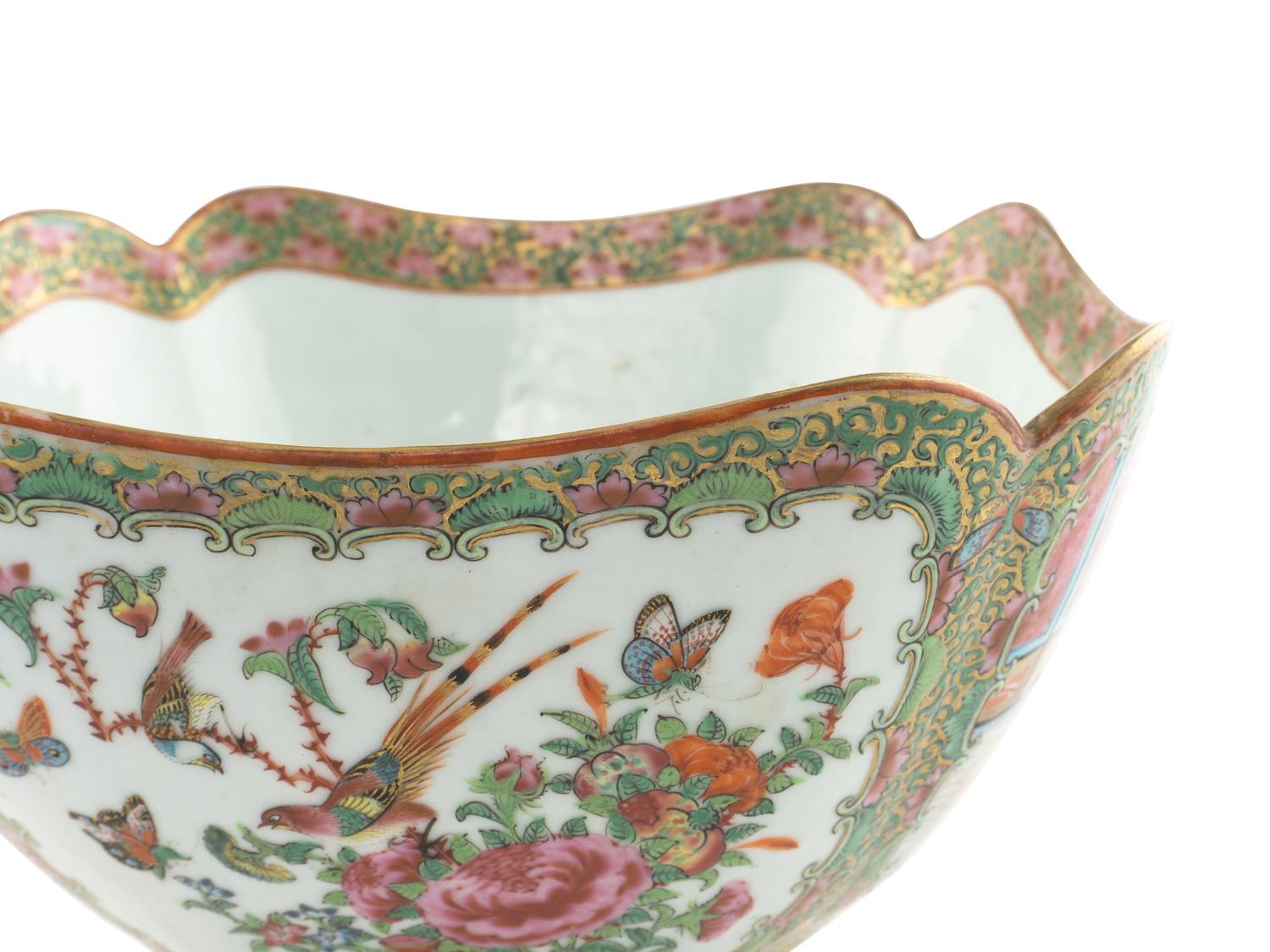 A Group of Chinese Export Porcelain Articles