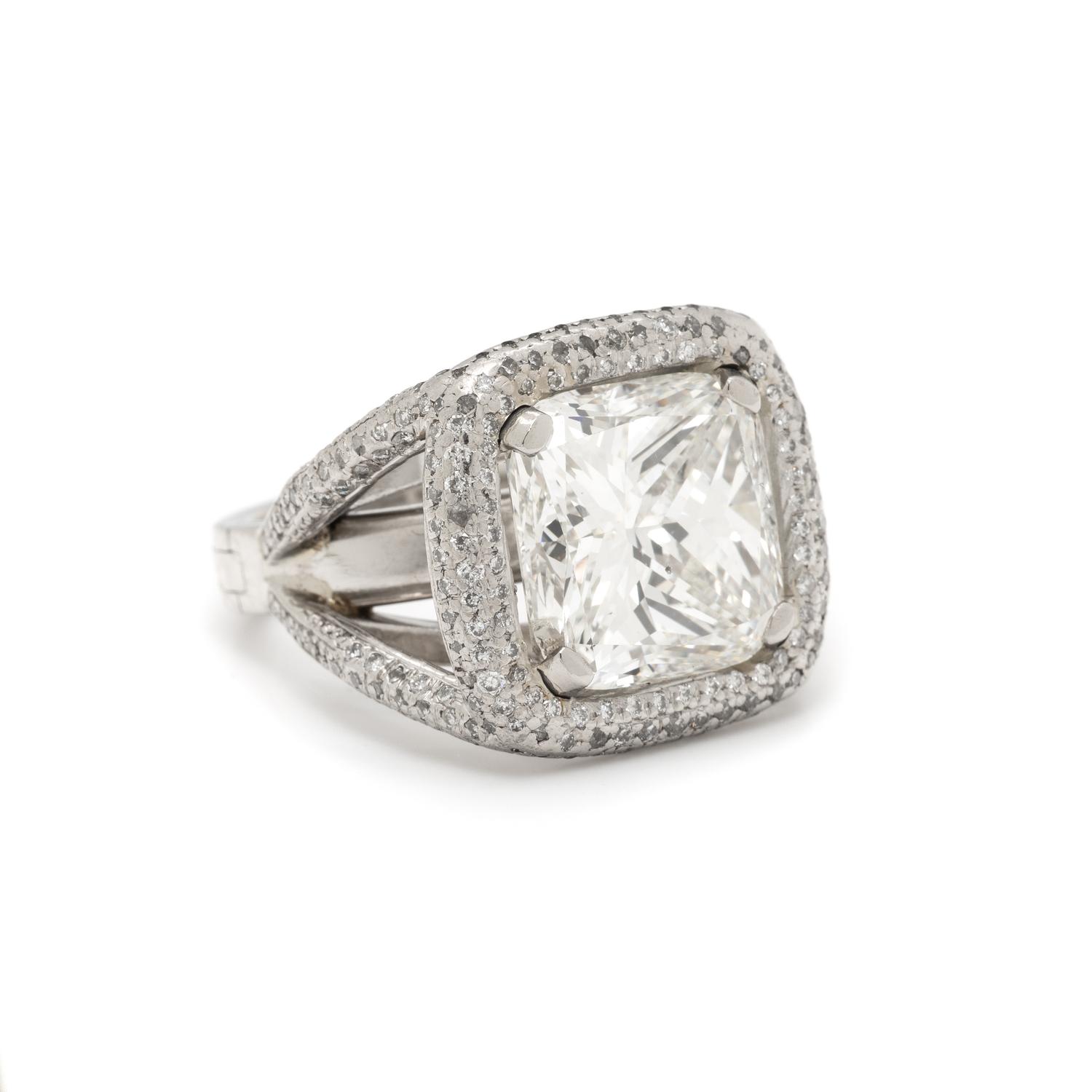 DIAMOND RING