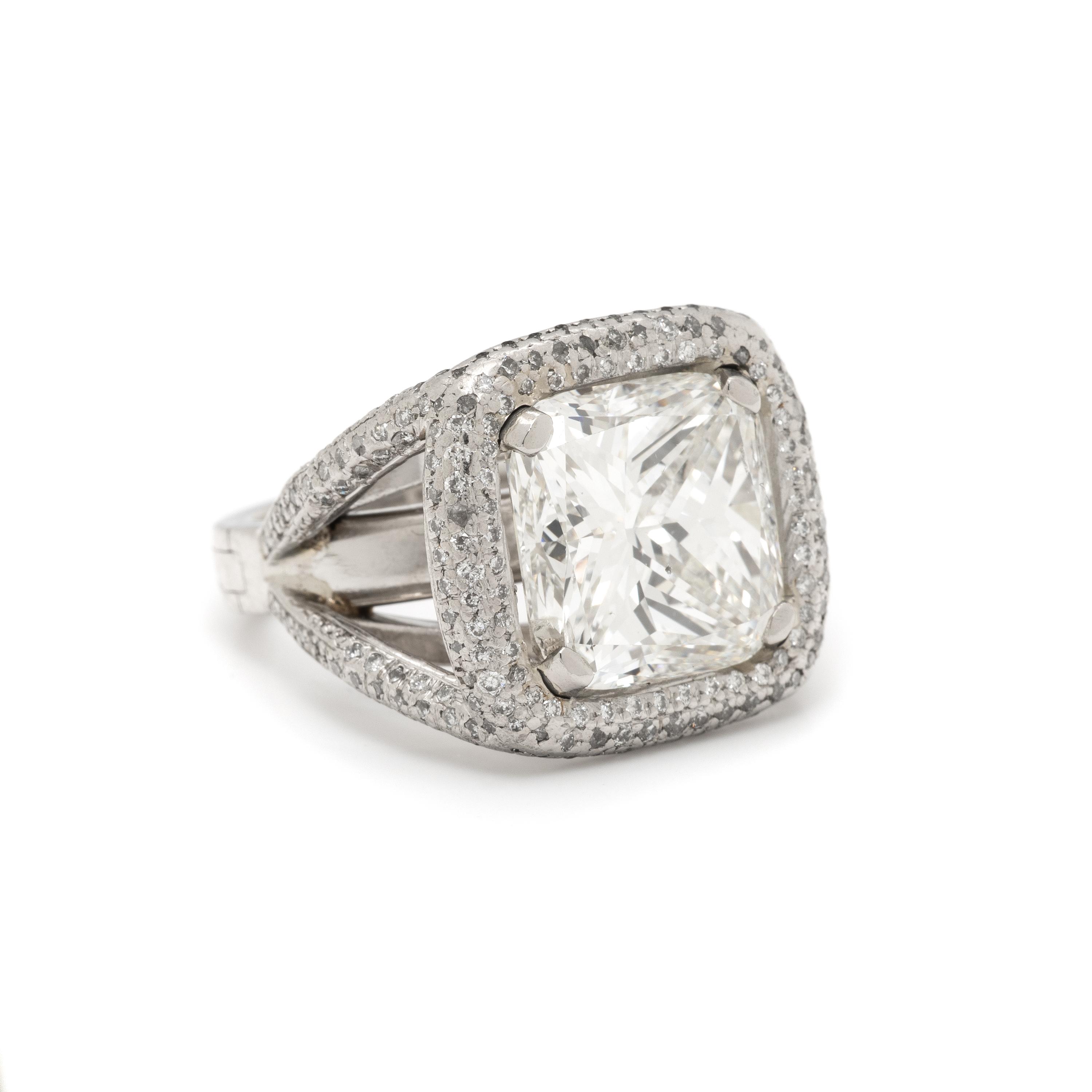 DIAMOND RING