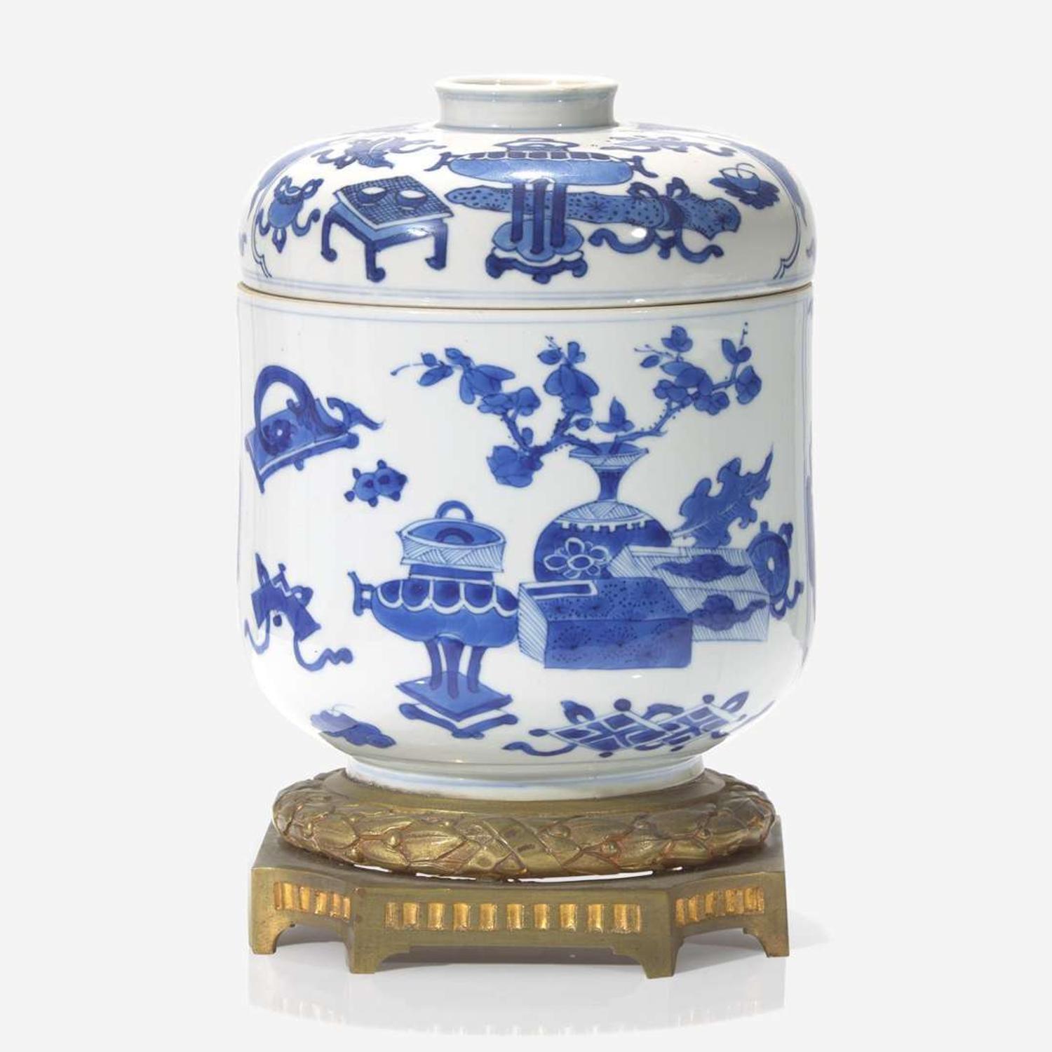 An ormolu-mounted Chinese blue and white porcelain jar and cover 嵌銅鎏金青花蓋罐 The porcelain Kangxi period ?? ? ??
