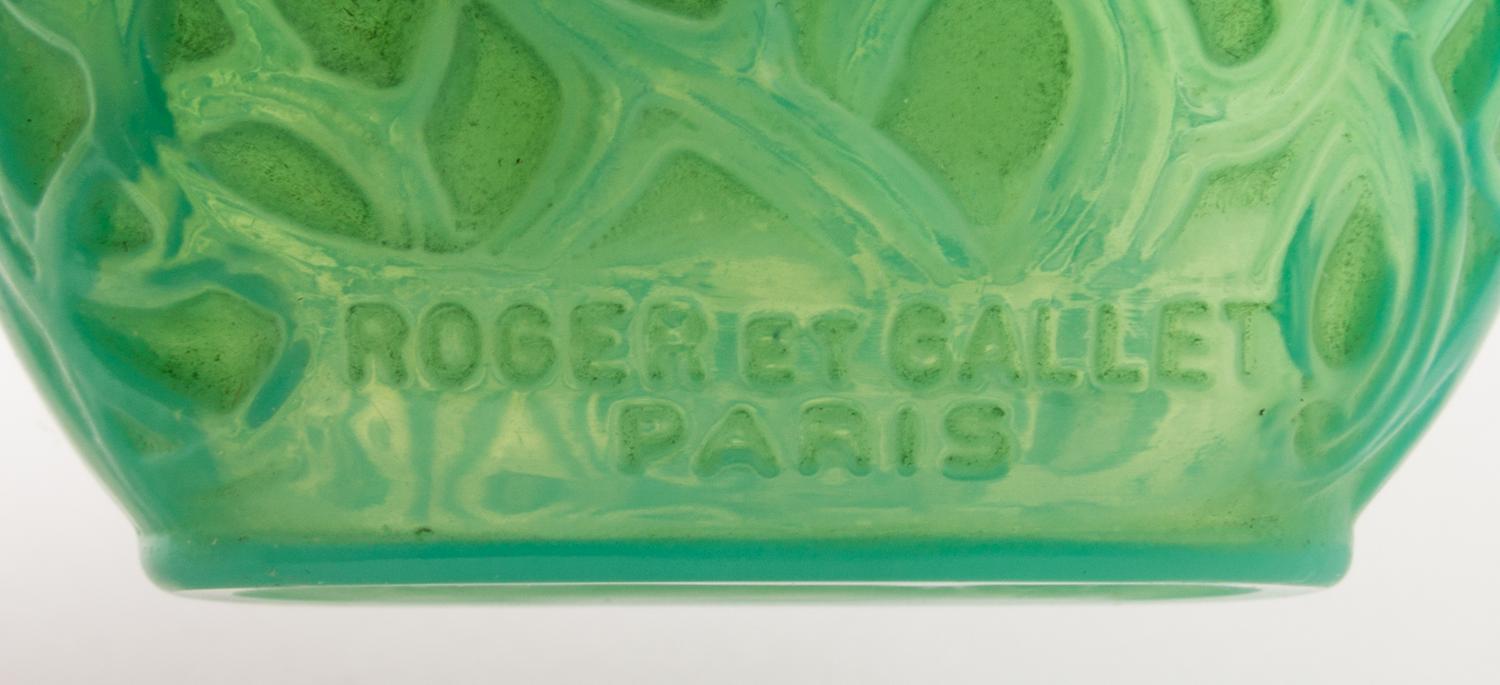 A Rene Lalique Glass Perfume Bottle Height 3 1/2 inches. — RETAILED BY ROGER ET GALLET, PARIS