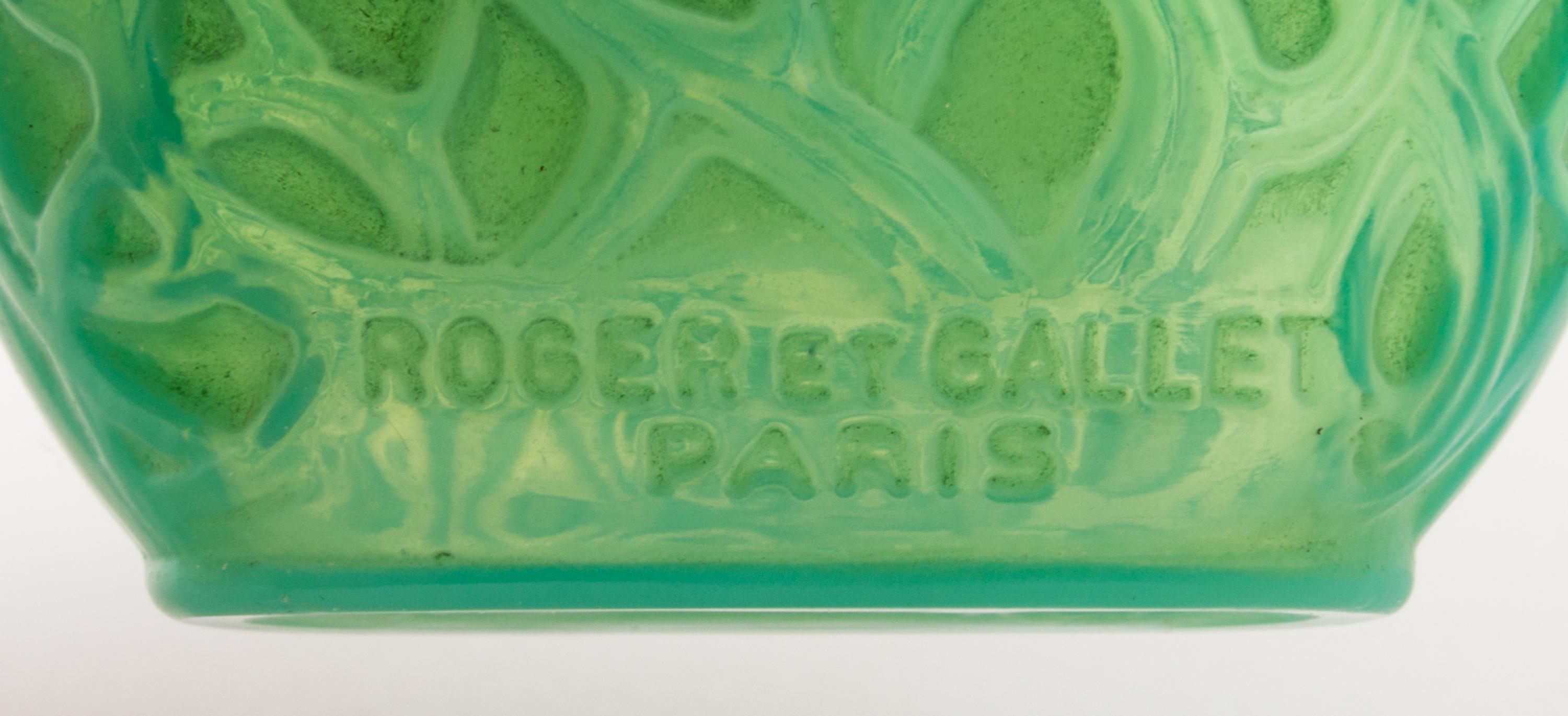 A Rene Lalique Glass Perfume Bottle Height 3 1/2 inches. — RETAILED BY ROGER ET GALLET, PARIS