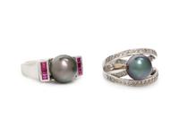 A COLLECTION OF WHITE GOLD AND CULTURED PEARL RINGS